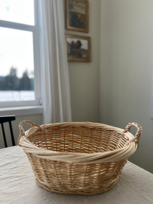 Willow Oval Basket (lg)